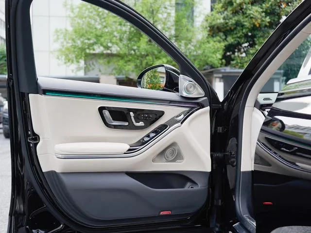 Mercedes-Benz S-Class 2023 S 450 L 4MATIC interior photo 15 Mercedes-Benz S-Class 2023 S 450 L 4MATIC interior photo 15