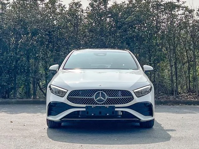 Mercedes-Benz A-Class 2025 A 200 L Version mode extérieur photo 2 Mercedes-Benz A-Class 2025 A 200 L Version mode extérieur photo 2