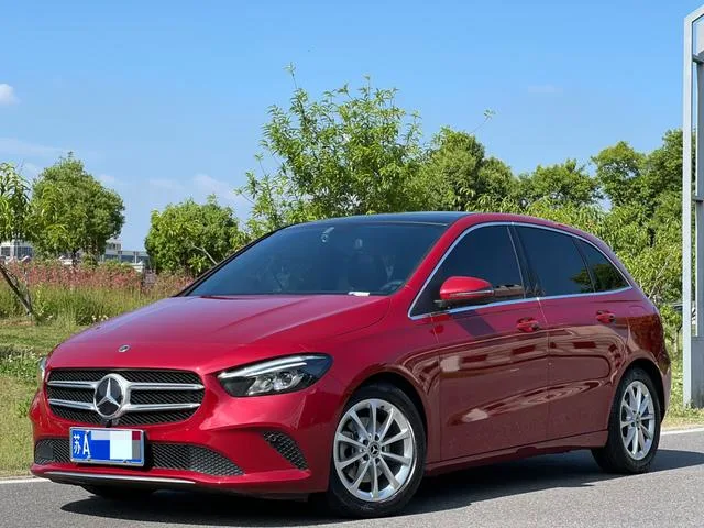 Mercedes-Benz B-Class 2021 B 200 Fashionable exterior photo 1 Mercedes-Benz B-Class 2021 B 200 Fashionable exterior photo 1