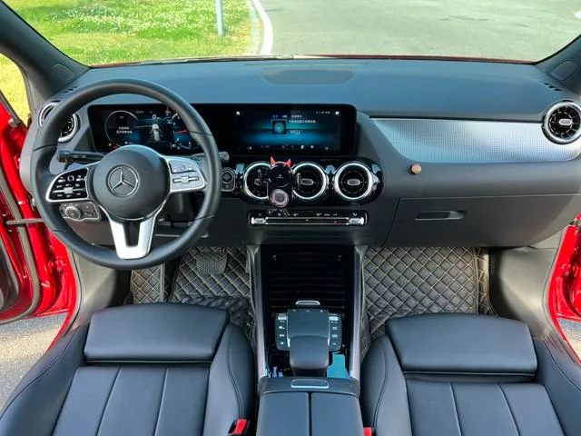 Mercedes-Benz B-Class 2021 B 200 Fashionable interior photo 12 Mercedes-Benz B-Class 2021 B 200 Fashionable interior photo 12