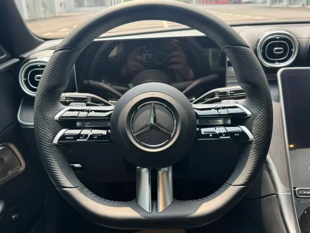 Mercedes-Benz C-Class 2022 C 260 L Versión deportiva interior foto 11 Mercedes-Benz C-Class 2022 C 260 L Versión deportiva interior foto 11