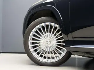 Mercedes-Benz Maybach GLS 2022 GLS 600 4MATIC Edición Rishang exterior foto 5 Mercedes-Benz Maybach GLS 2022 GLS 600 4MATIC Edición Rishang exterior foto 5