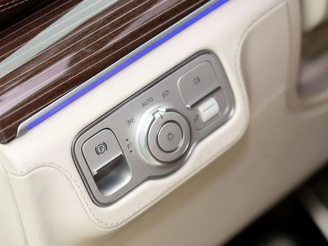Mercedes-Benz Maybach GLS 2022 GLS 600 4MATIC Edición Rishang exterior foto 10 Mercedes-Benz Maybach GLS 2022 GLS 600 4MATIC Edición Rishang exterior foto 10