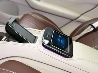 Mercedes-Benz Maybach GLS 2022 GLS 600 4MATIC Edición Rishang interior foto 13 Mercedes-Benz Maybach GLS 2022 GLS 600 4MATIC Edición Rishang interior foto 13