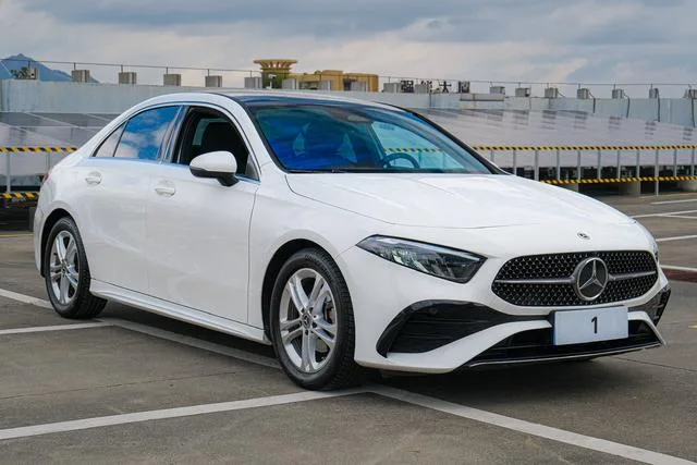 Mercedes-Benz A-Class 2024 A 180 L extérieur photo 2 Mercedes-Benz A-Class 2024 A 180 L extérieur photo 2