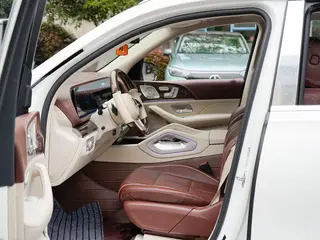 Mercedes-Benz Maybach GLS 2022 GLS 480 4MATIC intérieur photo 12 Mercedes-Benz Maybach GLS 2022 GLS 480 4MATIC intérieur photo 12