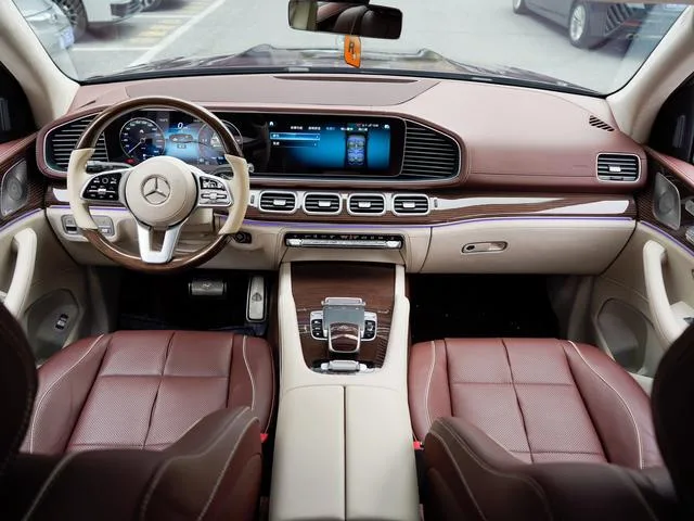 Mercedes-Benz Maybach GLS 2022 GLS 480 4MATIC intérieur photo 16 Mercedes-Benz Maybach GLS 2022 GLS 480 4MATIC intérieur photo 16