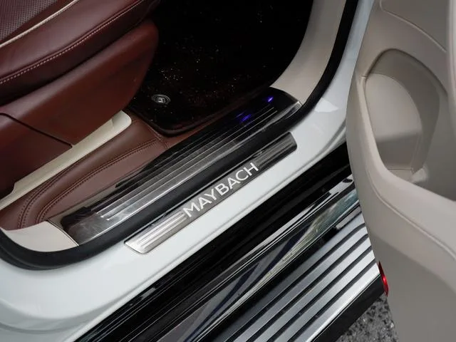 Mercedes-Benz Maybach GLS 2022 GLS 480 4MATIC intérieur photo 19 Mercedes-Benz Maybach GLS 2022 GLS 480 4MATIC intérieur photo 19