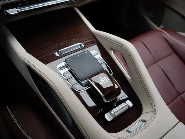 Mercedes-Benz Maybach GLS 2022 GLS 480 4MATIC intérieur photo 20 Mercedes-Benz Maybach GLS 2022 GLS 480 4MATIC intérieur photo 20