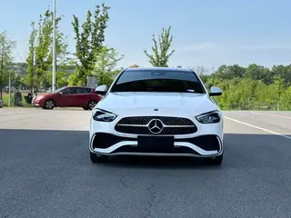 Mercedes-Benz C-Class 2025 C 260 L Versión deportiva exterior foto 2 Mercedes-Benz C-Class 2025 C 260 L Versión deportiva exterior foto 2