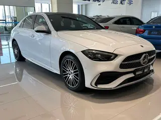 Mercedes-Benz C-Class 2024 Tres cambios C 260 L Versión deportiva exterior foto 3 Mercedes-Benz C-Class 2024 Tres cambios C 260 L Versión deportiva exterior foto 3