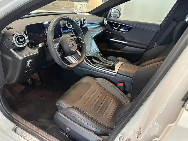 Mercedes-Benz C-Class 2024 Tres cambios C 260 L Versión deportiva interior foto 10 Mercedes-Benz C-Class 2024 Tres cambios C 260 L Versión deportiva interior foto 10