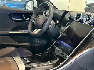 Mercedes-Benz C-Class 2024 Tres cambios C 260 L Versión deportiva interior foto 13 Mercedes-Benz C-Class 2024 Tres cambios C 260 L Versión deportiva interior foto 13