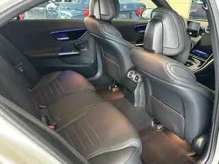 Mercedes-Benz C-Class 2024 Tres cambios C 260 L Versión deportiva interior foto 16 Mercedes-Benz C-Class 2024 Tres cambios C 260 L Versión deportiva interior foto 16