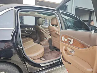 Mercedes-Benz E-Class 2023 Restyling E 300 L Luxury type Passenger car interior photo 7 Mercedes-Benz E-Class 2023 Restyling E 300 L Luxury type Passenger car interior photo 7