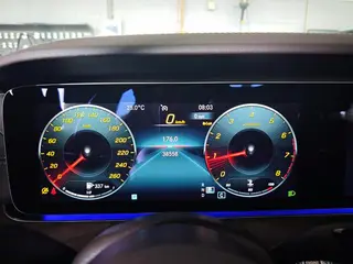 Mercedes-Benz E-Class 2023 Restyling E 300 L Luxury type Passenger car interior photo 9 Mercedes-Benz E-Class 2023 Restyling E 300 L Luxury type Passenger car interior photo 9