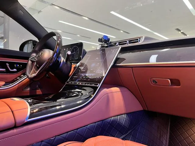 Mercedes-Benz Mercedes-Maybach S-Class 2023 S 480 4MATIC interior photo 12 Mercedes-Benz Mercedes-Maybach S-Class 2023 S 480 4MATIC interior photo 12