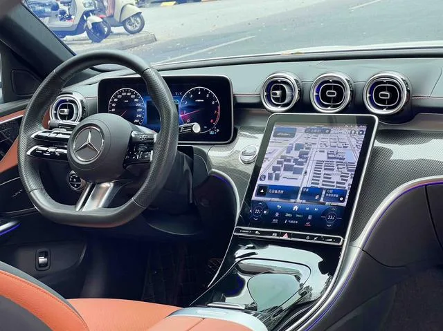 Mercedes-Benz C-Class 2023 Restyling C 260 L Sports version interior photo 10 Mercedes-Benz C-Class 2023 Restyling C 260 L Sports version interior photo 10