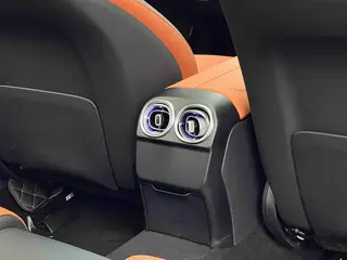 Mercedes-Benz C-Class 2023 Restyling C 260 L Sports version interior photo 14 Mercedes-Benz C-Class 2023 Restyling C 260 L Sports version interior photo 14