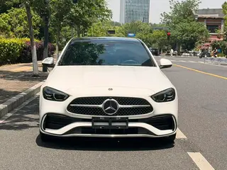 Mercedes-Benz C-Class 2023 C 260 L Versión deportiva exterior foto 2 Mercedes-Benz C-Class 2023 C 260 L Versión deportiva exterior foto 2