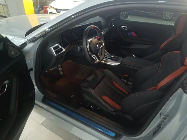 BMW 2 Series 2024 M240i Coupe interior photo 6 BMW 2 Series 2024 M240i Coupe interior photo 6