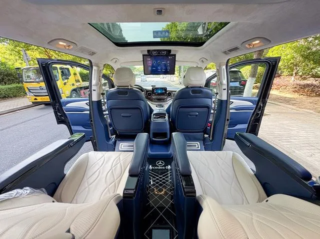 Mercedes-Benz V-Class 2021 V 260 Versión piloto interior foto 13 Mercedes-Benz V-Class 2021 V 260 Versión piloto interior foto 13