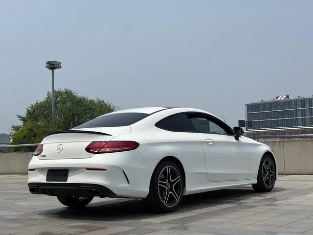 Mercedes-Benz C-Class 2023 C 260 Coupe interior photo 10 Mercedes-Benz C-Class 2023 C 260 Coupe interior photo 10