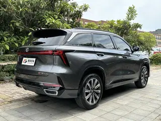 Changan CS75 PLUS 2024 Tercera generación Edición campeona 1.5T Conducción inteligente automática exterior foto 8 Changan CS75 PLUS 2024 Tercera generación Edición campeona 1.5T Conducción inteligente automática exterior foto 8