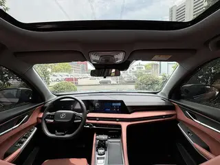Changan CS75 PLUS 2024 Tercera generación Edición campeona 1.5T Conducción inteligente automática interior foto 11 Changan CS75 PLUS 2024 Tercera generación Edición campeona 1.5T Conducción inteligente automática interior foto 11