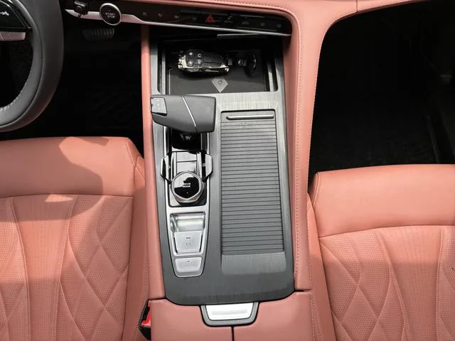 Changan CS75 PLUS 2024 Tercera generación Edición campeona 1.5T Conducción inteligente automática interior foto 12 Changan CS75 PLUS 2024 Tercera generación Edición campeona 1.5T Conducción inteligente automática interior foto 12