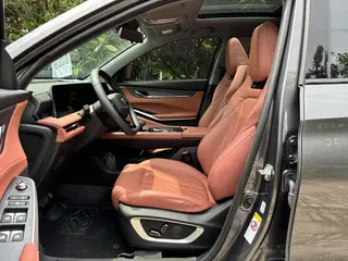 Changan CS75 PLUS 2024 Tercera generación Edición campeona 1.5T Conducción inteligente automática interior foto 16 Changan CS75 PLUS 2024 Tercera generación Edición campeona 1.5T Conducción inteligente automática interior foto 16
