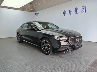Mercedes-Benz E-Class 2025 E 300 L Estilo de moda Coche deportivo exterior foto 3 Mercedes-Benz E-Class 2025 E 300 L Estilo de moda Coche deportivo exterior foto 3