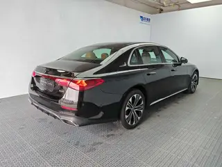Mercedes-Benz E-Class 2025 E 300 L Estilo de moda Coche deportivo exterior foto 6 Mercedes-Benz E-Class 2025 E 300 L Estilo de moda Coche deportivo exterior foto 6