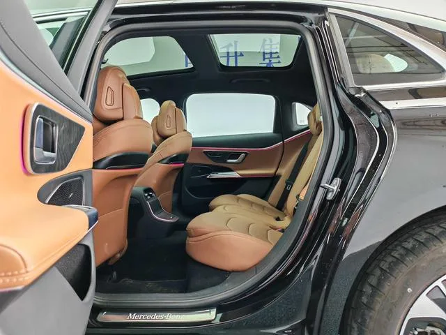 Mercedes-Benz E-Class 2025 E 300 L Estilo de moda Coche deportivo interior foto 12 Mercedes-Benz E-Class 2025 E 300 L Estilo de moda Coche deportivo interior foto 12