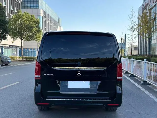 Mercedes-Benz V-Class 2021 V 260 L Long Wheelbase Deluxe Edition exterior photo 8 Mercedes-Benz V-Class 2021 V 260 L Long Wheelbase Deluxe Edition exterior photo 8