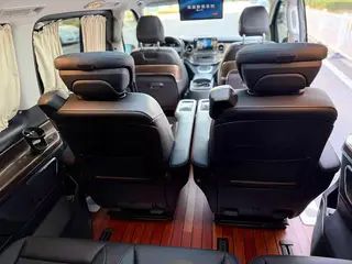 Mercedes-Benz V-Class 2021 V 260 L Long Wheelbase Deluxe Edition interior photo 9 Mercedes-Benz V-Class 2021 V 260 L Long Wheelbase Deluxe Edition interior photo 9
