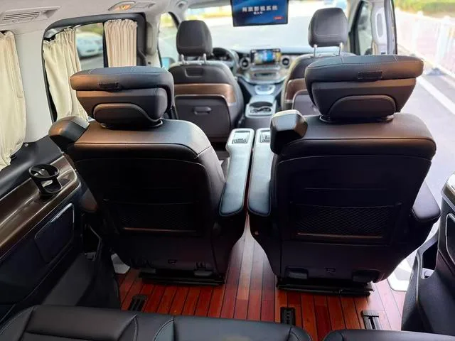 Mercedes-Benz V-Class 2021 V 260 L Long Wheelbase Deluxe Edition interior photo 9 Mercedes-Benz V-Class 2021 V 260 L Long Wheelbase Deluxe Edition interior photo 9
