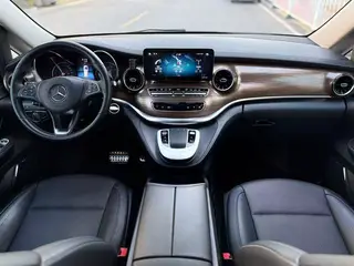 Mercedes-Benz V-Class 2021 V 260 L Long Wheelbase Deluxe Edition interior photo 14 Mercedes-Benz V-Class 2021 V 260 L Long Wheelbase Deluxe Edition interior photo 14