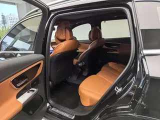 Mercedes-Benz GLC 2024 GLC 300 L 4MATIC Type dynamique 5 Siège intérieur photo 13 Mercedes-Benz GLC 2024 GLC 300 L 4MATIC Type dynamique 5 Siège intérieur photo 13