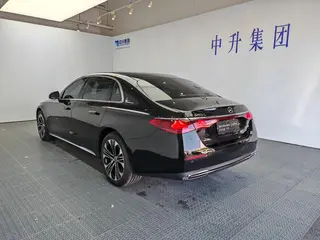 Mercedes-Benz E-Class 2025 Restyling E 300 L Luxury type Passenger car exterior photo 4 Mercedes-Benz E-Class 2025 Restyling E 300 L Luxury type Passenger car exterior photo 4