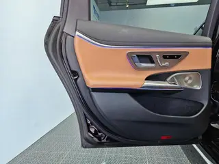 Mercedes-Benz E-Class 2025 Restyling E 300 L Luxury type Passenger car interior photo 13 Mercedes-Benz E-Class 2025 Restyling E 300 L Luxury type Passenger car interior photo 13