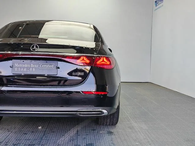 Mercedes-Benz E-Class 2025 Restyling E 300 L Luxury type Passenger car interior photo 19 Mercedes-Benz E-Class 2025 Restyling E 300 L Luxury type Passenger car interior photo 19