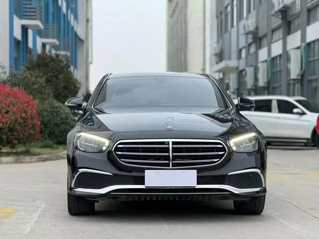 Mercedes-Benz E-Class 2022 Mise à jour E 300 L Type de luxe Voiture extérieur photo 2 Mercedes-Benz E-Class 2022 Mise à jour E 300 L Type de luxe Voiture extérieur photo 2