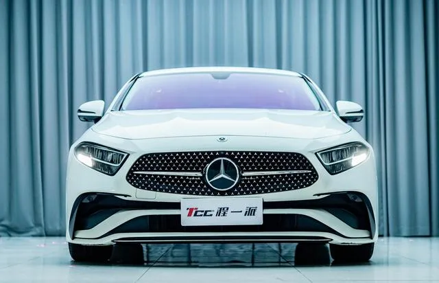 Mercedes-Benz CLS 2023 CLS 300 Dynamic exterior photo 2 Mercedes-Benz CLS 2023 CLS 300 Dynamic exterior photo 2