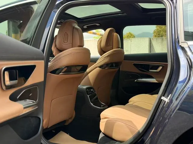 Mercedes-Benz E-Class 2024 Restyling E 260 L Passenger car interior photo 9 Mercedes-Benz E-Class 2024 Restyling E 260 L Passenger car interior photo 9