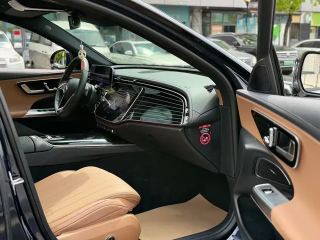 Mercedes-Benz E-Class 2024 Restyling E 260 L Passenger car interior photo 12 Mercedes-Benz E-Class 2024 Restyling E 260 L Passenger car interior photo 12