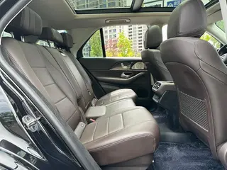 Mercedes-Benz GLE (Imported) 2022 GLE 350 4MATIC Estilo de moda exterior foto 10 Mercedes-Benz GLE (Imported) 2022 GLE 350 4MATIC Estilo de moda exterior foto 10