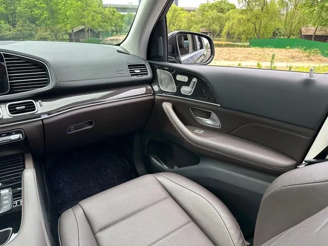 Mercedes-Benz GLE (Imported) 2022 GLE 350 4MATIC Estilo de moda interior foto 18 Mercedes-Benz GLE (Imported) 2022 GLE 350 4MATIC Estilo de moda interior foto 18