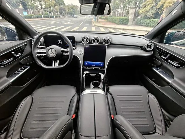 Mercedes-Benz C-Class 2023 Restyling C 200 L Sports version interior photo 8 Mercedes-Benz C-Class 2023 Restyling C 200 L Sports version interior photo 8
