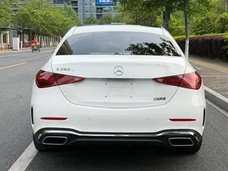 Mercedes-Benz C-Class 2025 C 260 L Version sportive intérieur photo 10 Mercedes-Benz C-Class 2025 C 260 L Version sportive intérieur photo 10